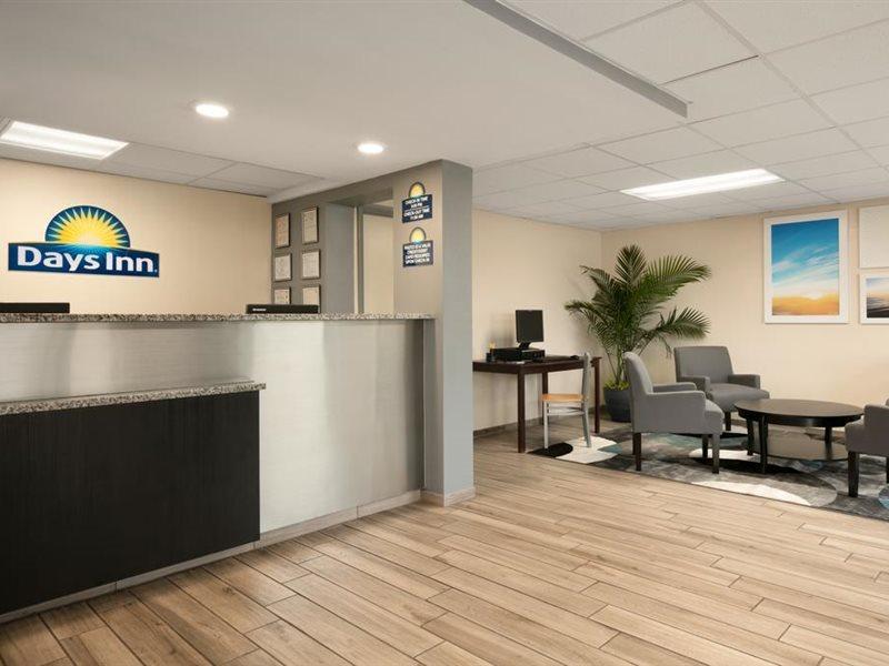 Days Inn By Wyndham Clearwater/Central Εξωτερικό φωτογραφία